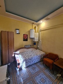 Здається в оренду кв-ра Напівособнячного типу близько до Центру