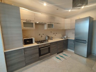 Оренда 2к. Квартира по вул. Івасюка.