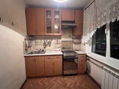 Без комісії! Продам 3 кімн. квартиру Озерна вул., 12