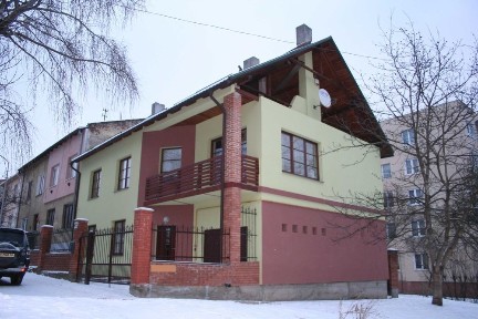 Оренда особняка поруч із парком, вул. Буцманюка