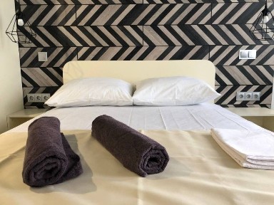 Здам подобово квартиру напряму Люкс студію в Лофт стилі, біля лікарні