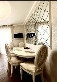 Квартира поряд з парком і набережною