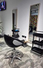 Оренда перукарського крісла в салоні краси