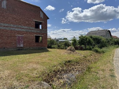 Продається незавершане будівництво