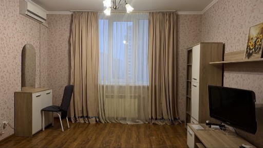 Чавдар 7, простора однокімнатна в теплому будинку з керамічної цегли