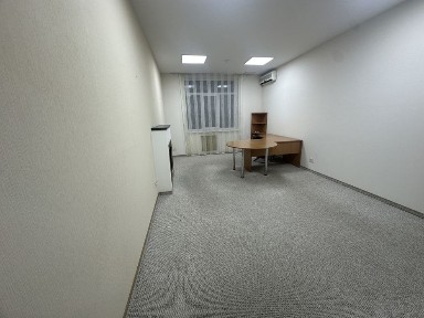 Київ, Печерський, вулиця Дмитра Дорошенка 18