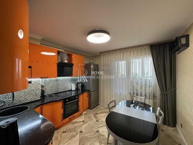 Продаж квартири центр ЖК Науки 55-А 3 кімнати 96м2 7\25 поверхів