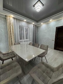 Здається 3 кімнатна квартира в особняку