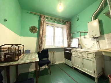 Продаю 3-х к/кв+Гараж, капітальний, з документами, поряд із будинком.