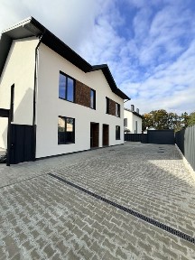 Продам Дуплекс поруч з Парком Дубки. Розвинена Локація. Без Комісії !