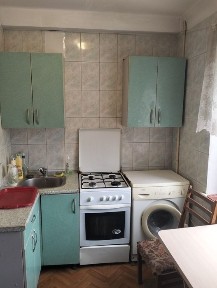 Продаю 2-х ком. кв. 3/5ул. Запорожского казачества, рынок Лахтинский.