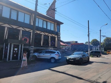 Оренда приміщення ( 0 поверх) 439.4 м2 вул. Перемоги 24 (Каньон)