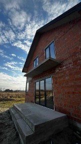 Продам сучасний окремо стоячий будинок