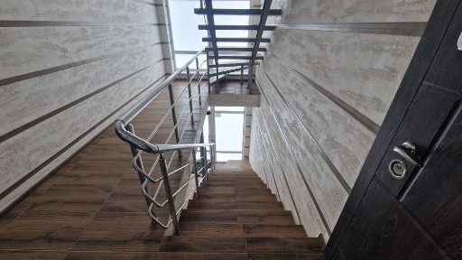 Продам 1к студию 61м2. Рабочая низ. Канатная