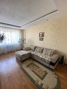 Продам 3-х кімнатну квартиру на 10 мікрайоні