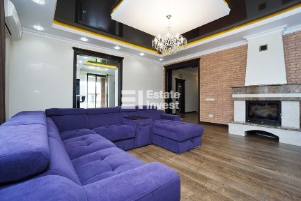 Оренда елітного 2-поверхового домоволодіння (басейн, банний комплекс)