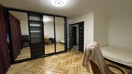 Власник Здам 1к Оболонь поруч залив Дніпра, вул Прирічна 27г