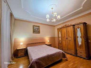 Оренда 2х к на Печерську вул. Князів Острозьких 46/2.