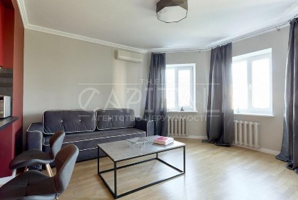 Київ, Солом'янський, вулиця Клінічна 23/25