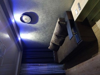 Сдаётся 2к. кв - студия, посуточно, почасово. Район Крытого рынка.