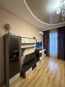 Сдается прекрасная 4 комнатная квартира. Автономка. Гараж. Славянск.