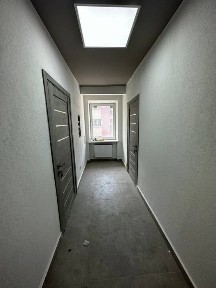 Оренда приміщення 26 м2 з балконом в центрі