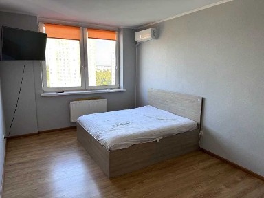 Продаж 1к кВ вул Юрія Поправки (Лебедева) 14, м Чернігівська 5 хв пішки