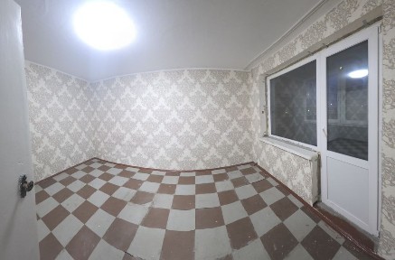 Продаю трьохкімнатну квартиру пр. Центральний вул. Шоста Слобідська