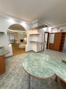 Оренда просторої дворівневої квартири по вул. Карпатська