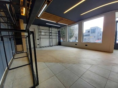 Магазин 32м2 з літньою площадкою