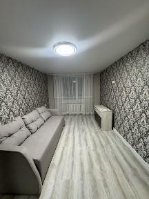 Продам светлую, однокомнатную квартиру на пр. Мира /Клушина !