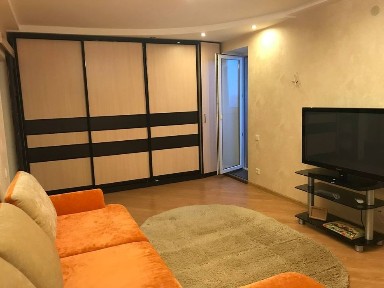 Здам однокімнатну квартиру в корабельному районі Металургів.