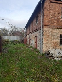 Продам 2поверховий капитальний цегляний будинок. Чулочка.