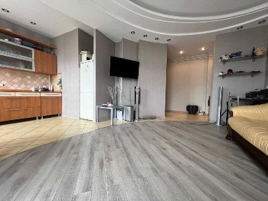 Продам 2 к кв Героев Харькова 40/42 Центр Сталинка