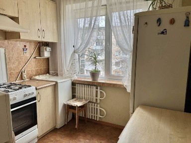 Здається в оренду 2К квартира Бам Л. Гузара