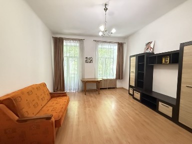 Оренда Привокзальна марка Вовчка квартира з балконом