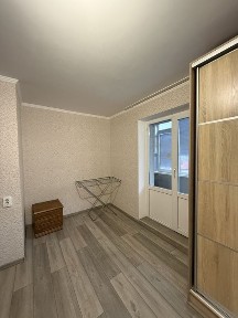 Однокімнатна на 4 поверсі
