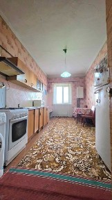 Затишна Велика 3-кім. квартира з косметичним ремонтом.