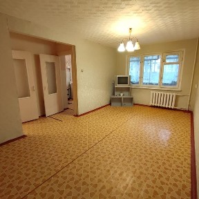 3 кімнатна на 44 кварталі, 1 поверх з балконом!