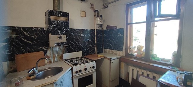 2 кімнатна на Щорса, Каштанова, 8 лікарня+ Гараж