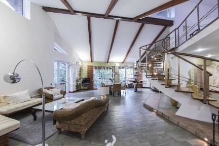 Оренда будинку. Конча-Заспа. 456.9 м. кв. 37 соток землі.