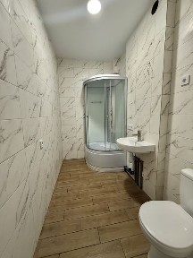 Однокімнатна квартира 45 м2 з частковим ремонтом