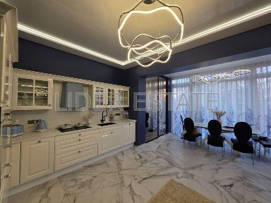 Продам таунхаус авторський дизайн Попадинця