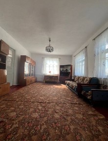 Продаж будинку для великої сім'ї