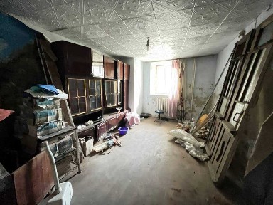 Продам 1 к/к в цокольном этаже, центр, район БСМП