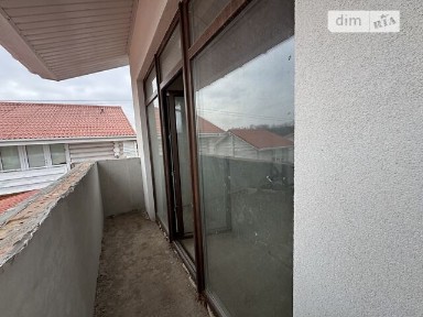 Продаж 2 поверхового таунхауса з ділянкою на 1 сотку, 68 кв. м, 2 кімнати, на вул. Українська • ID 33758524