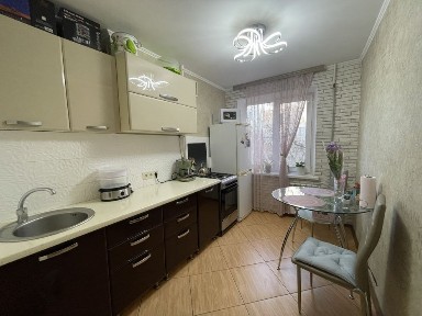 Продаю 3 квартиру с кап. ремонтом пл Победы пр. Мира!