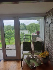 Частина будинку подобово біля озера (ціна з особи)