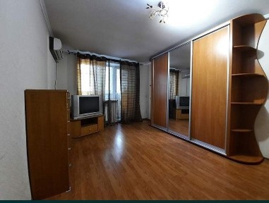 Сдам почасово, на сутки, на неделю, 1комн квартиру, 12 квартал, Гладкова