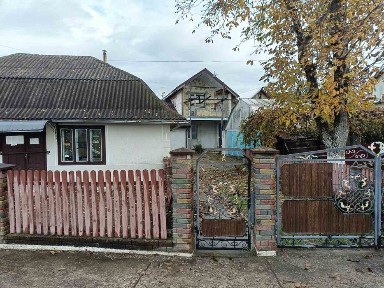 Будинок в с. Воронів